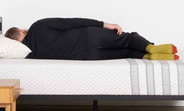 چطور تشک مناسب برای خوابیدن به پهلو انتخاب کنیم؟