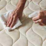تمیز کردن انواع لکه روی تشک